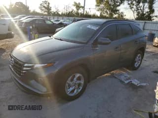 ✅ 2022 Hyundai Tucson SEL • VIN: 5NMJB3AE4NH142515 • Lot: 71521124. Wystawiony na Copart z przebiegiem 31 060 mil. Bezpłatny archiwum sprzedaży aukcyjnych z USA i szczegółowy raport historii pojazdu na DreamBid. Zdjęcie 1.