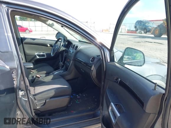 ✅ 2013 Chevrolet Captiva Sport LS • VIN: 3GNAL2EK6DS534126 • Lot: 42663373. Wystawiony na IAAI z przebiegiem 168 112 mil. Bezpłatny archiwum sprzedaży aukcyjnych z USA i szczegółowy raport historii pojazdu na DreamBid. Zdjęcie 5.