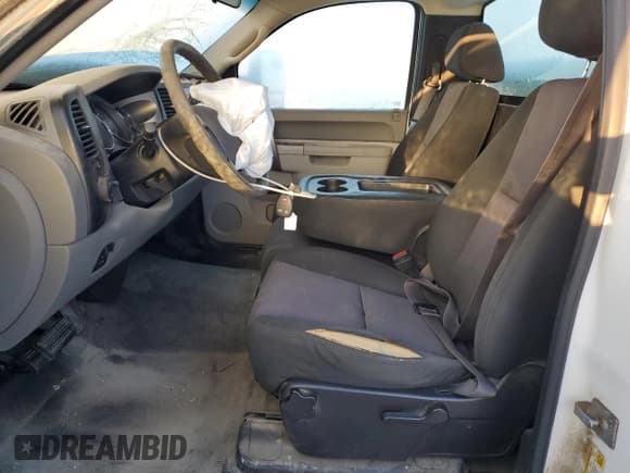 ✅ 2014 Chevrolet Silverado 2500HD Work Truck • VIN: 1GC0CVCG9EF164509 • Lot: 41623485. Wystawiony na Copart z przebiegiem 212 800 mil. Bezpłatny archiwum sprzedaży aukcyjnych z USA i szczegółowy raport historii pojazdu na DreamBid. Zdjęcie 7.