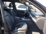 ✅ 2019 Audi Q7 Premium Plus • VIN: WA1LHAF78KD025573 • Lot: 42173645. Wystawiony na IAAI z przebiegiem 45 809 mil. Bezpłatny archiwum sprzedaży aukcyjnych z USA i szczegółowy raport historii pojazdu na DreamBid. Zdjęcie 5.