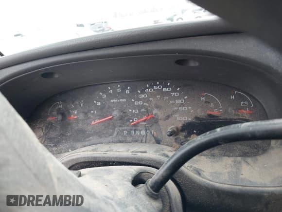 ✅ 2005 Ford Econoline Cargo • VIN: 1FTRE14W05HA24837 • Lot: 43746715. Wystawiony na IAAI z przebiegiem 163 103 mil. Bezpłatny archiwum sprzedaży aukcyjnych z USA i szczegółowy raport historii pojazdu na DreamBid. Zdjęcie 7.