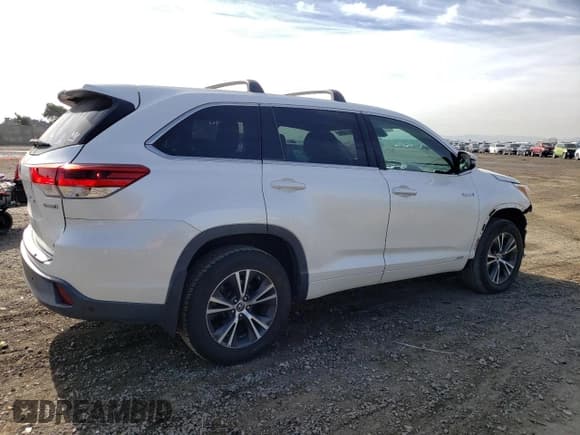 ✅ 2017 Toyota Highlander Hybrid LE • VIN: 5TDBGRFH1HS033832 • Лот: 45075834. Опубликован ранее на Copart с пробегом 117 304 миль. Бесплатный доступ к архиву аукционных продаж из США и подробный отчёт об истории автомобиля на DreamBid. Изображение 3.