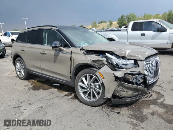 ✅ 2025 Lincoln Corsair Premiere • VIN: 5LMCJ1DA1SUL02890 • Lot: 67114535. Wystawiony na Copart z przebiegiem 1 543 mil. Bezpłatny archiwum sprzedaży aukcyjnych z USA i szczegółowy raport historii pojazdu na DreamBid. Zdjęcie 4.