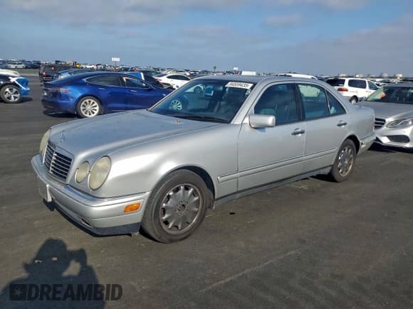 ✅ 1998 Mercedes-Benz E 320 • VIN: WDBJF65F0WA531347 • Lot: 94559435. Listed on Copart with 273,805 mi. Free auction sales archive from the USA and detailed vehicle history report at DreamBid. Image 1.