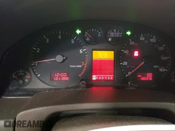 ✅ 2000 Audi A6 • VIN: WAUED54B2YN051241 • Lot: 47402425. Wystawiony na Copart z przebiegiem 180 376 mil. Bezpłatny archiwum sprzedaży aukcyjnych z USA i szczegółowy raport historii pojazdu na DreamBid. Zdjęcie 9.