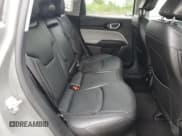 ✅ 2022 Jeep Compass Limited • VIN: 3C4NJDCBXNT135004 • Lot: 57718525. Wystawiony na Copart z przebiegiem 24 057 mil. Bezpłatny archiwum sprzedaży aukcyjnych z USA i szczegółowy raport historii pojazdu na DreamBid. Zdjęcie 11.