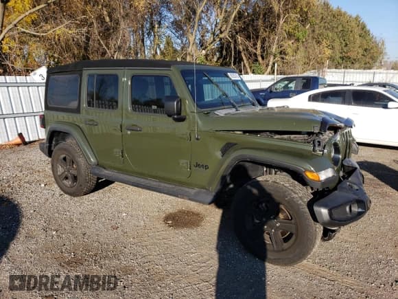 ✅ 2021 Jeep Wrangler Unlimited Sahara Altitude • VIN: 1C4HJXEMXMW598363 • Лот: 90282415. Опубликован ранее на Copart с пробегом Не указан. Бесплатный доступ к архиву аукционных продаж из США и подробный отчёт об истории автомобиля на DreamBid. Изображение 4.