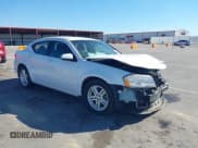 ✅ 2012 Dodge Avenger SXT • VIN: 1C3CDZCB8CN209193 • Лот: 43423972. Опубликован ранее на IAAI с пробегом 107 450 миль. Бесплатный доступ к архиву аукционных продаж из США и подробный отчёт об истории автомобиля на DreamBid. Изображение 1.