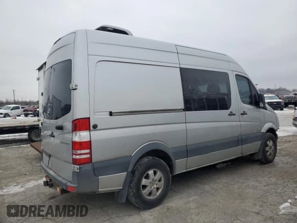 ✅ 2014 Mercedes-Benz Sprinter Cargo • VIN: WD3PE7DC8E5935347 • Lot: 88252445. Listed on Copart with 187,828 mi. Free auction sales archive from the USA and detailed vehicle history report at DreamBid. Image 3.