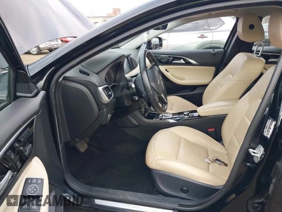 ✅ 2018 Infiniti QX30 Premium • VIN: SJKCH5CR0JA055022 • Lot: 43691640. Listed on IAAI with 64,688 mi. Free auction sales archive from the USA and detailed vehicle history report at DreamBid. Image 5.