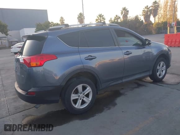 ✅ 2013 Toyota RAV4 XLE • VIN: 2T3WFREV4DW027687 • Lot: 43771973. Listed on IAAI with 130,006 mi. Free auction sales archive from the USA and detailed vehicle history report at DreamBid. Image 4.