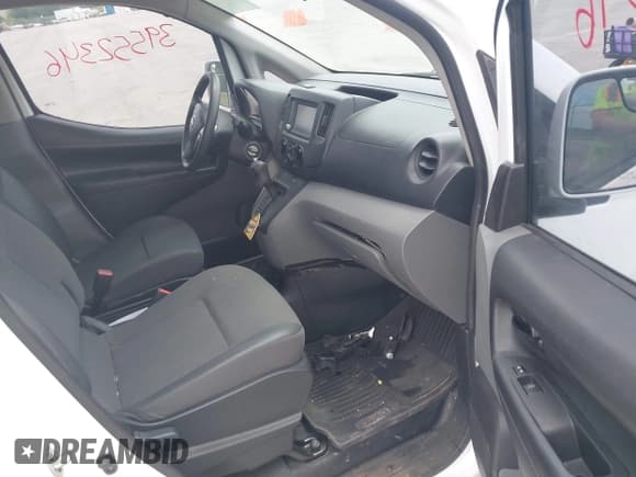 ✅ 2020 Nissan NV200 SV • VIN: 3N6CM0KN8LK707416 • Lot: 39552346. Wystawiony na IAAI z przebiegiem 139 179 mil. Bezpłatny archiwum sprzedaży aukcyjnych z USA i szczegółowy raport historii pojazdu na DreamBid. Zdjęcie 5.