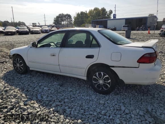 ✅ 1998 Honda Accord EX • VIN: 1HGCG5653WA171757 • Лот: 81785885. Опубликован ранее на Copart с пробегом 234 488 миль. Бесплатный доступ к архиву аукционных продаж из США и подробный отчёт об истории автомобиля на DreamBid. Изображение 2.