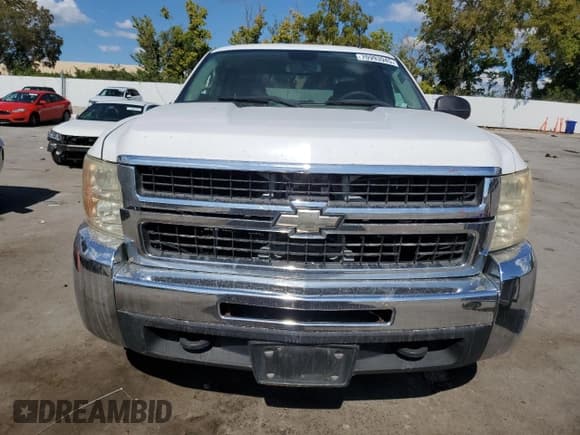 ✅ 2009 Chevrolet Silverado 2500HD Work Truck • VIN: 1GCHC49K99E100913 • Лот: 70993945. Опубликован ранее на Copart с пробегом Не указан. Бесплатный доступ к архиву аукционных продаж из США и подробный отчёт об истории автомобиля на DreamBid. Изображение 5.