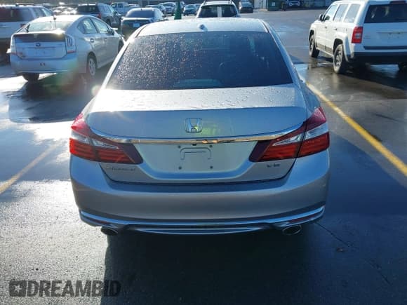 ✅ 2017 Honda Accord EX-L • VIN: 1HGCR3F87HA025955 • Lot: 43806417. Listed on IAAI with 119,670 mi. Free auction sales archive from the USA and detailed vehicle history report at DreamBid. Image 16.