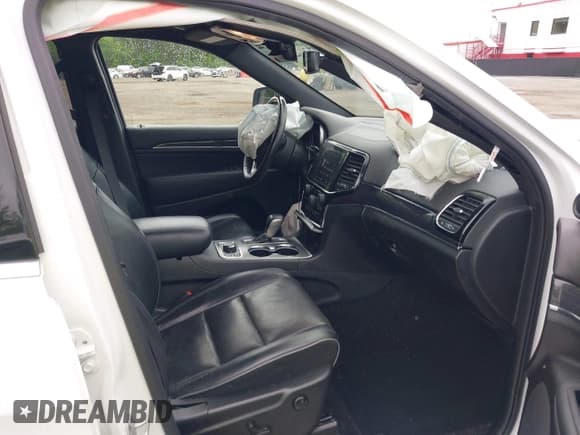 ✅ 2020 Jeep Grand Cherokee Overland • VIN: 1C4RJFCG9LC197401 • Lot: 42186412. Listed on IAAI with 64,870 mi. Free auction sales archive from the USA and detailed vehicle history report at DreamBid. Image 5.