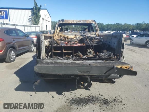 ✅ 2025 Chevrolet Silverado 2500HD • VIN: 2GC4KLE78S1119229 • Lot: 87263005. Wystawiony na Copart z przebiegiem Nie podano. Bezpłatny archiwum sprzedaży aukcyjnych z USA i szczegółowy raport historii pojazdu na DreamBid. Zdjęcie 6.