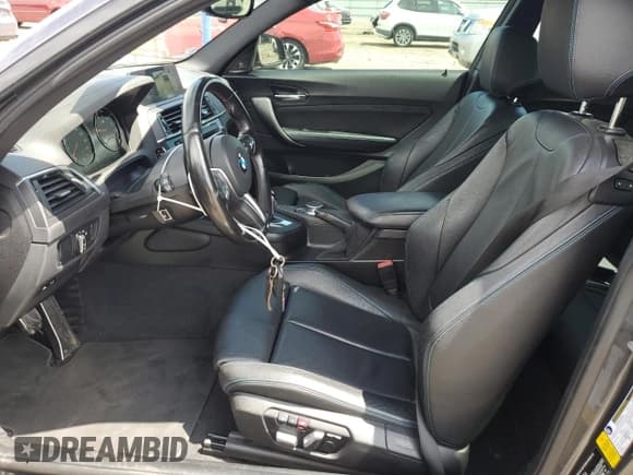 ✅ 2018 BMW M2 • VIN: WBS1J5C50JVA12879 • Lot: 69627105. Wystawiony na Copart z przebiegiem 57 001 mil. Bezpłatny archiwum sprzedaży aukcyjnych z USA i szczegółowy raport historii pojazdu na DreamBid. Zdjęcie 7.