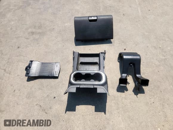 ✅ 2022 Chevrolet Silverado 1500 LT Trail Boss • VIN: 1GCPYFED5NZ169908 • Lot: 72050845. Wystawiony na Copart z przebiegiem Nie podano. Bezpłatny archiwum sprzedaży aukcyjnych z USA i szczegółowy raport historii pojazdu na DreamBid. Zdjęcie 12.