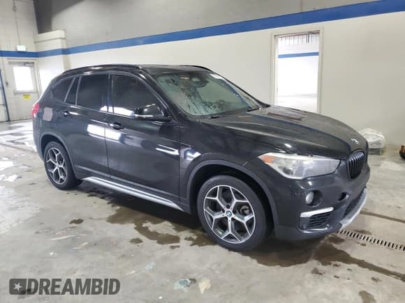✅ 2017 BMW X1 sDrive28i • VIN: WBXHU7C32H5H38022 • Lot: 81067315. Wystawiony na Copart z przebiegiem 168 302 mil. Bezpłatny archiwum sprzedaży aukcyjnych z USA i szczegółowy raport historii pojazdu na DreamBid. Zdjęcie 4.