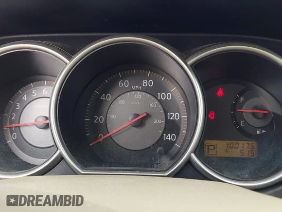 ✅ 2007 Nissan Versa SL • VIN: 3N1BC11E47L443283 • Lot: 42176954. Wystawiony na IAAI z przebiegiem 100 175 mil. Bezpłatny archiwum sprzedaży aukcyjnych z USA i szczegółowy raport historii pojazdu na DreamBid. Zdjęcie 7.