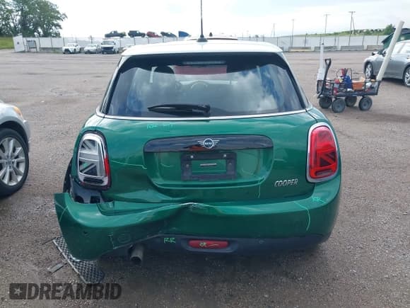 ✅ 2020 MINI Hardtop 4 Door Cooper • VIN: WMWXU7C03L2L46525 • Lot: 42585895. Wystawiony na IAAI z przebiegiem 42 864 mil. Bezpłatny archiwum sprzedaży aukcyjnych z USA i szczegółowy raport historii pojazdu na DreamBid. Zdjęcie 17.