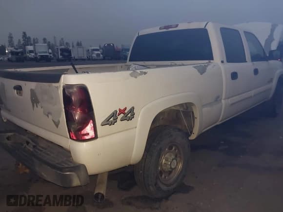 ✅ 2006 Chevrolet Silverado 2500HD LT1 • VIN: 1GCHK23286F114288 • Лот: 43728466. Опубликован ранее на IAAI с пробегом 317 055 миль. Бесплатный доступ к архиву аукционных продаж из США и подробный отчёт об истории автомобиля на DreamBid. Изображение 19.