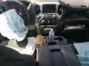 ✅ 2020 GMC Sierra 1500 Elevation • VIN: 1GTR8CED3LZ238048 • Lot: 52523305. Wystawiony na Copart z przebiegiem Nie podano. Bezpłatny archiwum sprzedaży aukcyjnych z USA i szczegółowy raport historii pojazdu na DreamBid. Zdjęcie 8.