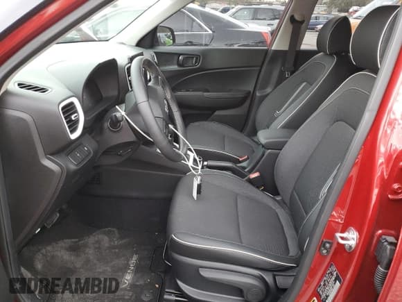 ✅ 2024 Hyundai Venue Limited • VIN: KMHRC8A38RU318164 • Lot: 88016585. Listed on Copart with 2,252 mi. Free auction sales archive from the USA and detailed vehicle history report at DreamBid. Image 7.