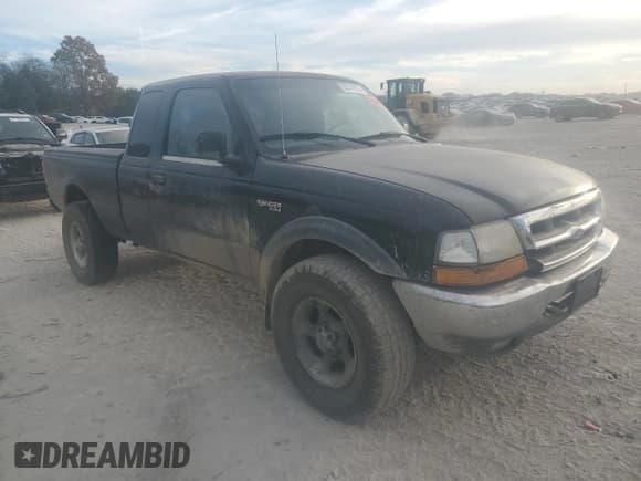 ✅ 2000 Ford Ranger XL • VIN: 1FTZR15V4YTA97477 • Lot: 92511275. Wystawiony na Copart z przebiegiem 239 255 mil. Bezpłatny archiwum sprzedaży aukcyjnych z USA i szczegółowy raport historii pojazdu na DreamBid. Zdjęcie 4.