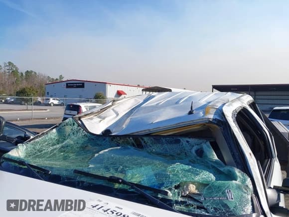 ✅ 2004 Chevrolet Silverado 2500HD LS • VIN: 1GCHK23U14F224758 • Lot: 41459884. Wystawiony na IAAI z przebiegiem Nie podano. Bezpłatny archiwum sprzedaży aukcyjnych z USA i szczegółowy raport historii pojazdu na DreamBid. Zdjęcie 6.