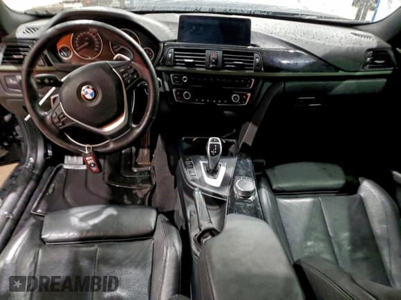 ✅ 2017 BMW 4 Series 430i xDrive • VIN: WBA4R9C30HK878722 • Lot: 95476075. Wystawiony na Copart z przebiegiem 120 939 mil. Bezpłatny archiwum sprzedaży aukcyjnych z USA i szczegółowy raport historii pojazdu na DreamBid. Zdjęcie 8.