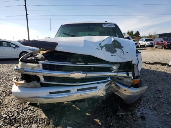 ✅ 2002 Chevrolet Suburban LS • VIN: 3GNEC16Z52G312149 • Лот: 43141635. Опубликован ранее на Copart с пробегом 273 544 миль. Бесплатный доступ к архиву аукционных продаж из США и подробный отчёт об истории автомобиля на DreamBid. Изображение 5.