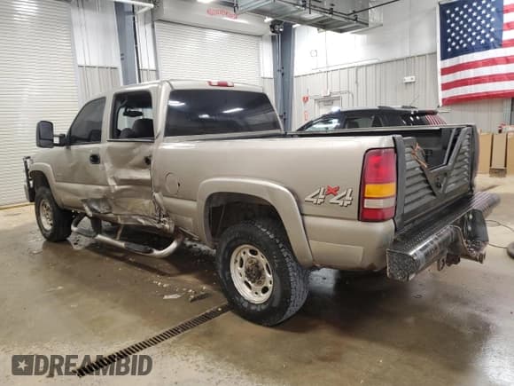 ✅ 2001 Chevrolet Silverado 2500HD • VIN: 1GCHK23121F128459 • Lot: 60525805. Wystawiony na Copart z przebiegiem Nie podano. Bezpłatny archiwum sprzedaży aukcyjnych z USA i szczegółowy raport historii pojazdu na DreamBid. Zdjęcie 2.
