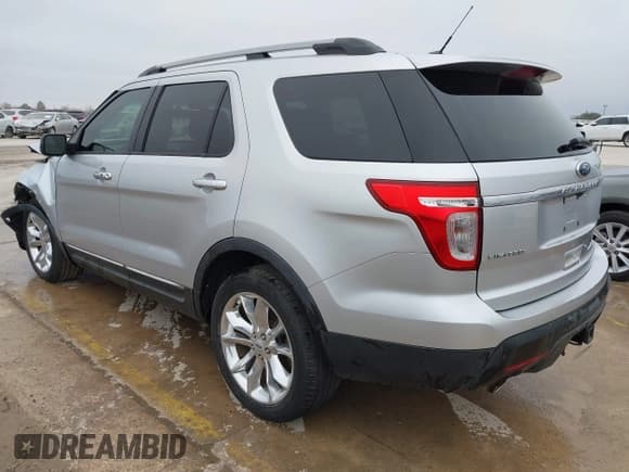 ✅ 2013 Ford Explorer Limited • VIN: 1FM5K7F88DGA30233 • Lot: 41465702. Wystawiony na IAAI z przebiegiem 125 636 mil. Bezpłatny archiwum sprzedaży aukcyjnych z USA i szczegółowy raport historii pojazdu na DreamBid. Zdjęcie 3.