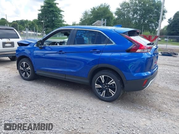 ✅ 2025 Mitsubishi Eclipse Cross SE • VIN: JA4ATWAA5SZ007640 • Lot: 42731974. Listed on IAAI with 7,370 mi. Free auction sales archive from the USA and detailed vehicle history report at DreamBid. Image 3.