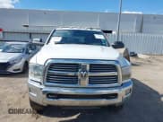 ✅ 2018 Ram 2500 Big Horn • VIN: 3C6UR5ML3JG359629 • Lot: 42236067. Wystawiony na IAAI z przebiegiem 137 450 mil. Bezpłatny archiwum sprzedaży aukcyjnych z USA i szczegółowy raport historii pojazdu na DreamBid. Zdjęcie 12.