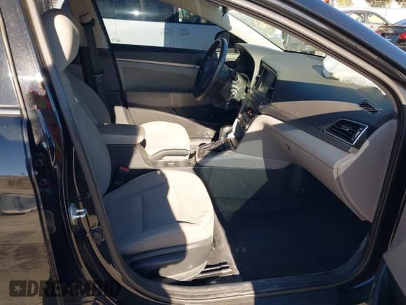 ✅ 2018 Hyundai Elantra SEL • VIN: 5NPD84LF8JH256120 • Lot: 43476461. Listed on IAAI with 82,808 mi. Free auction sales archive from the USA and detailed vehicle history report at DreamBid. Image 5.