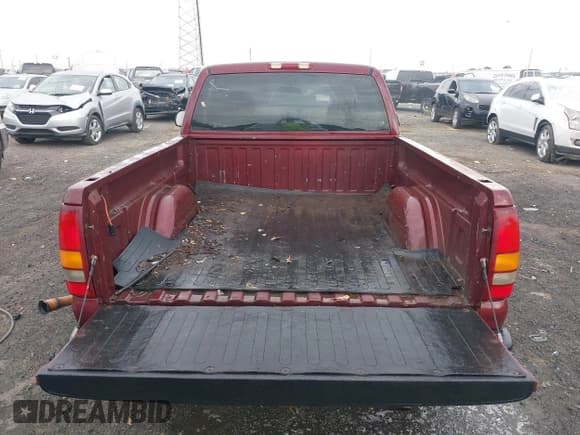 ✅ 2000 Chevrolet Silverado 1500 LS • VIN: 1GCEC14T1YZ251253 • Лот: 42094727. Опубликован ранее на IAAI с пробегом 425 300 миль. Бесплатный доступ к архиву аукционных продаж из США и подробный отчёт об истории автомобиля на DreamBid. Изображение 8.