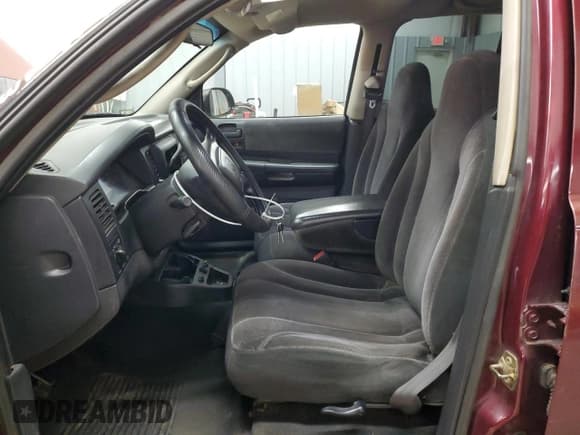 ✅ 2001 Dodge Dakota Sport • VIN: 1B7HG2AN51S323258 • Lot: 88268235. Wystawiony na Copart z przebiegiem 187 362 mil. Bezpłatny archiwum sprzedaży aukcyjnych z USA i szczegółowy raport historii pojazdu na DreamBid. Zdjęcie 7.