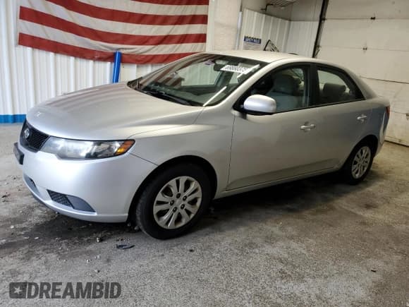 ✅ 2010 Kia Forte LX • VIN: KNAFT4A23A5088374 • Лот: 69880375. Опубликован ранее на Copart с пробегом 132 852 миль. Бесплатный доступ к архиву аукционных продаж из США и подробный отчёт об истории автомобиля на DreamBid. Изображение 1.