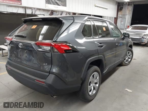 ✅ 2023 Toyota RAV4 LE • VIN: 2T3H1RFV6PC220306 • Lot: 43660739. Wystawiony na IAAI z przebiegiem 30 922 mil. Bezpłatny archiwum sprzedaży aukcyjnych z USA i szczegółowy raport historii pojazdu na DreamBid. Zdjęcie 4.