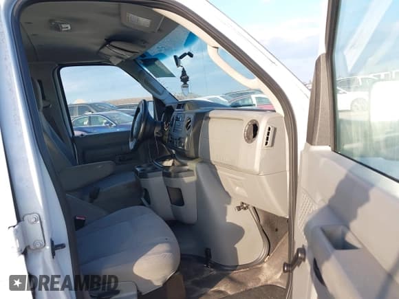 ✅ 2010 Ford Econoline Passenger XL • VIN: 1FBNE3BL9ADA95253 • Lot: 41059800. Listed on IAAI with 156,616 mi. Free auction sales archive from the USA and detailed vehicle history report at DreamBid. Image 5.