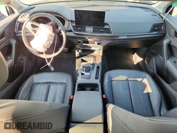 ✅ 2022 Audi Q5 S line Premium Plus • VIN: WA1EAAFYXN2094738 • Lot: 71466705. Wystawiony na Copart z przebiegiem Nie podano. Bezpłatny archiwum sprzedaży aukcyjnych z USA i szczegółowy raport historii pojazdu na DreamBid. Zdjęcie 8.