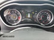 ✅ 2015 Dodge Challenger SRT 392 • VIN: 2C3CDZDJ8FH794070 • Lot: 86139155. Wystawiony na Copart z przebiegiem 158 911 mil. Bezpłatny archiwum sprzedaży aukcyjnych z USA i szczegółowy raport historii pojazdu na DreamBid. Zdjęcie 9.