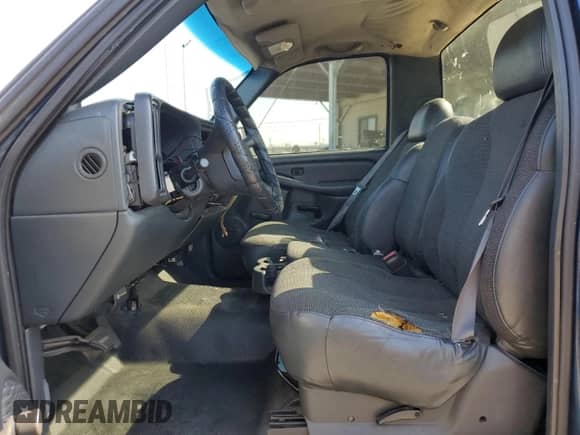 ✅ 2001 Chevrolet Silverado 1500 LS • VIN: 1GCEC14V91Z307897 • Lot: 67905664. Wystawiony na Copart z przebiegiem Nie podano mil. Skorzystaj z bezpłatnego archiwum sprzedaży aukcyjnych z USA i zobacz szczegółowy raport historii pojazdu na DreamBid. Zdjęcie 7.