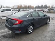✅ 2017 Honda Civic LX • VIN: 2HGFC2F57HH542429 • Lot: 43711553. Wystawiony na IAAI z przebiegiem 80 981 mil. Bezpłatny archiwum sprzedaży aukcyjnych z USA i szczegółowy raport historii pojazdu na DreamBid. Zdjęcie 4.