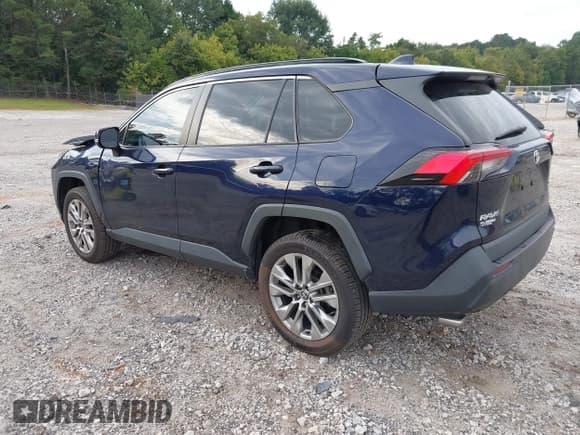 ✅ 2022 Toyota RAV4 XLE Premium • VIN: 2T3C1RFV2NW190906 • Lot: 43105034. Wystawiony na IAAI z przebiegiem 101 904 mil. Bezpłatny archiwum sprzedaży aukcyjnych z USA i szczegółowy raport historii pojazdu na DreamBid. Zdjęcie 3.