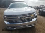 ✅ 2019 Chevrolet Silverado 1500 LTZ • VIN: 1GCUYGED6KZ155830 • Lot: 70219195. Wystawiony na Copart z przebiegiem 159 093 mil. Bezpłatny archiwum sprzedaży aukcyjnych z USA i szczegółowy raport historii pojazdu na DreamBid. Zdjęcie 5.