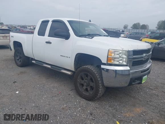 ✅ 2008 Chevrolet Silverado 2500HD Work Truck • VIN: 1GCHK29K08E104130 • Лот: 43603280. Опубликован ранее на IAAI с пробегом 252 209 миль. Бесплатный доступ к архиву аукционных продаж из США и подробный отчёт об истории автомобиля на DreamBid. Изображение 1.